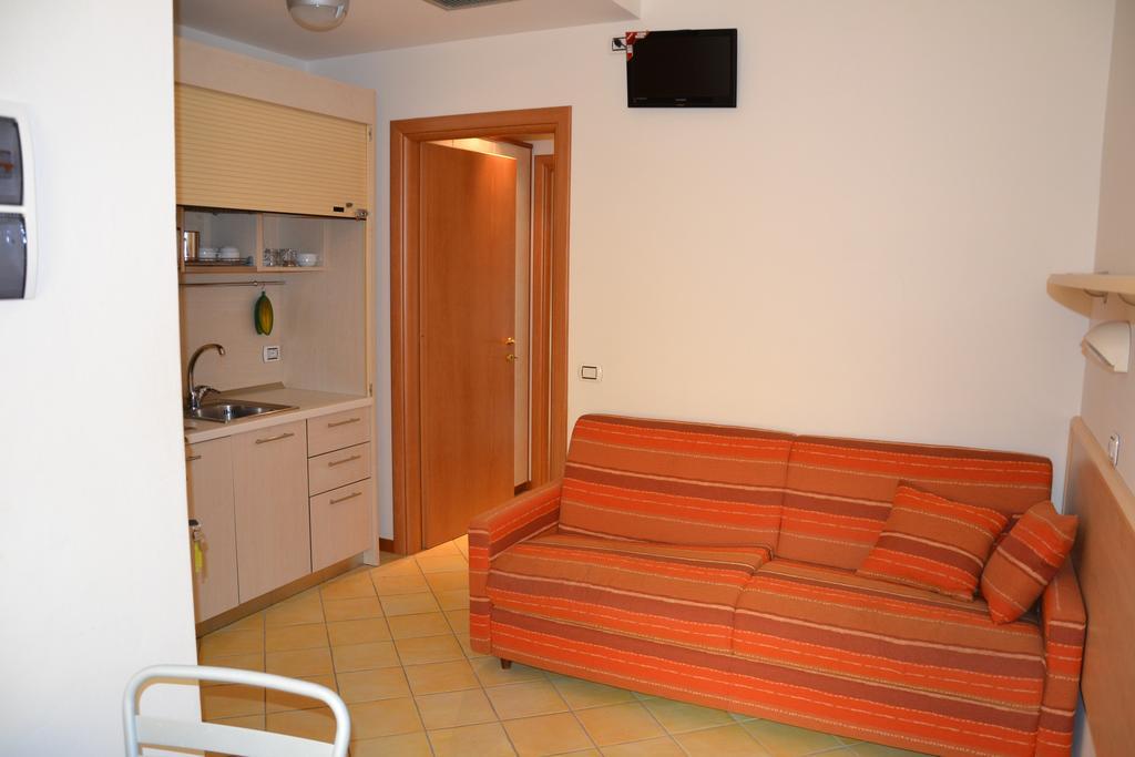 Hotel Ariston Misano Adriatico Exterior foto